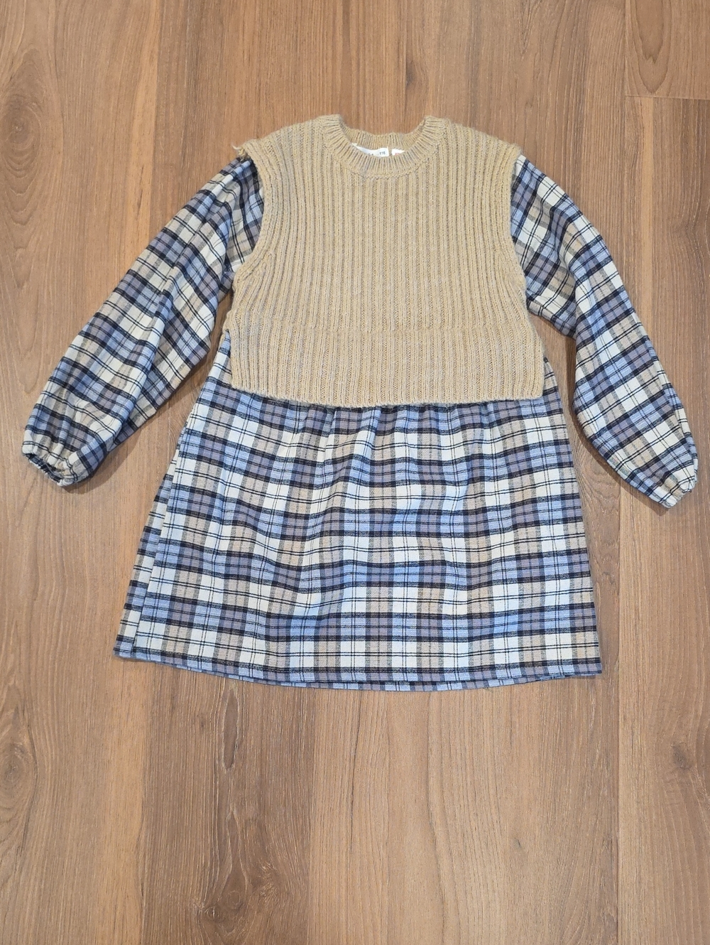 Zara Girl's Ribbed Knit Sweater - Beige. Size 5 years - 6 years